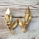 Vintage Clip On Earrings Two Leaf Gold Tone Very Pretty Photo 2