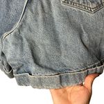 Calvin Klein Jeans Womens Size 12 Stone washed High Rise Cuffed 90s Denim Shorts Photo 9