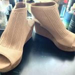 Pierre Dumas Light Brown/Tan Wedges Photo 0