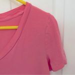 Gap  Organic Cotton V-Neck Short Sleeve Tee in Lipstick Pink Photo 2