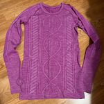 Lululemon NWOT  longsleeve Photo 0