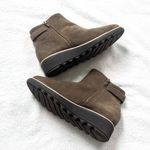 Clarks Sharon Suede Brown Tan Ankle Wedge Boots Almond Toe Women’s Sz 6 Booties Photo 2