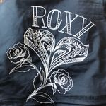 Roxy short sleeve surf shirt size medium Photo 2