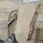 Arizona Jeans NWOT the original Arizona Jean company bamboo size 8 sandals. Photo 1