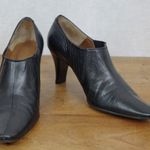 Brooks Brothers Italian Made Heeled Pointed Toe Black Leather Shooties 6 Photo 0