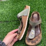 Birkenstock Gizeh Patent Khaki Sandals Photo 4