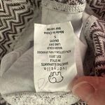 Ivory Ella  Women’s Small Chevron Patterned Leggings Photo 4