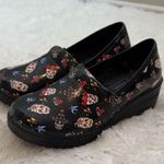 Easy Street  Slip Resistant Laurie Colorful Skull Pattern Clogs Size 7W Photo 0