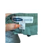Old Navy Green Daisy Print Everyday Shorts Size 10 Photo 2