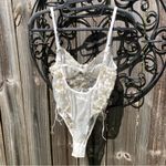 SheIn Lace Floral Applique White/Gold bodysuit S Photo 7