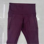Lululemon  Seek The Heat Crop
Bordeaux Drama Photo 8