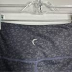 Zyia Women’s  Active Size Medium Leopard Print Ombré Hugh Waisted Cropped Legging Photo 4