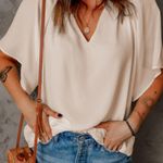 NEW Cream Colored Split V Neck Pleated Loose Fit Flutter Sleeve Tunic Blouse Size L Photo 1