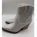VeryG Rhinestone Western Ankle Boots Pointed Toe Block Heel Zipper Size 8.5 White Photo 4