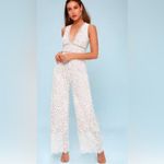 New Lulus Amora White Lace Jumpsuit wide leg size medium. Photo 3