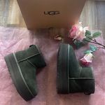 UGG Platform Boot Photo 0