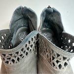 Vince Camuto  Booties Women's 8 M Gray Suede Perdula Ankle Boots Back Zip Boho Photo 7