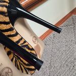Michael Kors Parker Tiger Pumps Print Photo 4