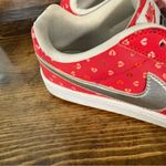 Nike Red Heart Print Sneakers Size 6.5 Photo 4