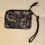ThirtyOne Boutique Wristlet Photo 0