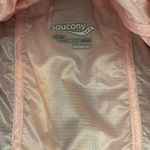 Saucony  Light Pink Women's running jacket Photo 2