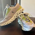 on cloud  Cloudstratus Women's Running Shoes Size 9 White Green EUC Photo 0