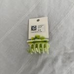 Glassons  flower claw clip   one Size   Condition: NWT  Color: green   Details : Photo 2