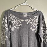 Rain + Rose Stitch Fix Sabo Embroidered Accents Pullover Gray Size M Photo 3