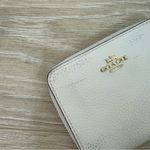 Coach  Chalk Zip Around Wallet Photo 1