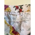 Susan Graver  Uptown Stretch White Floral Pull-on Capri Pants‎ Size 10 Photo 2