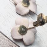 Vintage Clip On Earrings Light Dusky Pink Flower Photo 7