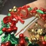 AJC Kitty Cat & Christmas Holly Berry Wreath Enamel Brooch Pin Gold Tone Signed Photo 6