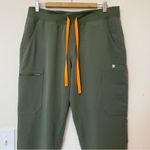 FIGS Yola Skinny Fit Straight Leg 11-Pocket Scrub Pants Moss Green/Orange Large Photo 3