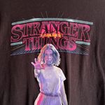 Stranger Things  XL graphic print short sleeve t-shirt Eleven Netflix upside down Photo 2