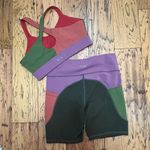 Relay Active Sports Bra and Shorts Set Size Medium Green Photo 1