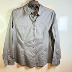 Elegant Women's Gray Button Photo 1