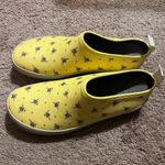 Chooka Yellow, Black, and Tan  Clogs with Bee Design Photo 4