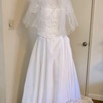 Wedding Dress Bridals White Wedding Dress with Long Train Photo 1
