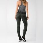 Lululemon  Skinny Groove Pant II Roll Down Green Black Print Size 4 Photo 1