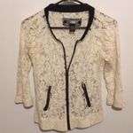 Daytrip Buckle ! Cream lace zip up size small! Photo 2