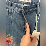 NWT Skinny Fries Denim Mom Jeans with Butterfly & Flowers Embroidery Size 5 Blue Photo 2