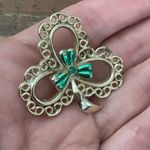 VINTAGE SHAMROCK CLOVER GOLD TONE BROOCH Photo 4