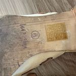 Mi. im Women's Beige Leather Slip Photo 6