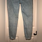 Tinseltown Juniors' Destructed Mom Jeans Size 7 Light Wash With Holes Photo 6