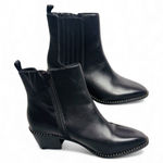 Deltan, women's Sz 9 black leather zip Photo 0