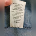 basic editions  Daisy Floral Denim Button Down Shirt - size Medium Photo 5