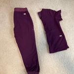 Large Zamora  Jogger Scrub Pants + Medium Casma figs scrub top Photo 2