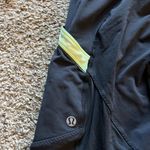 Lululemon Capri Leggings Woman’s Size 6 Photo 8