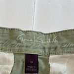 Gloria Vanderbilt  Mint Green Buttoned Shorts Size 14 Photo 5