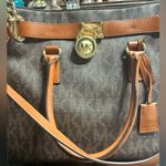 Michael Kors NWT MK Large Hamilton purse with matching wallet Photo 7